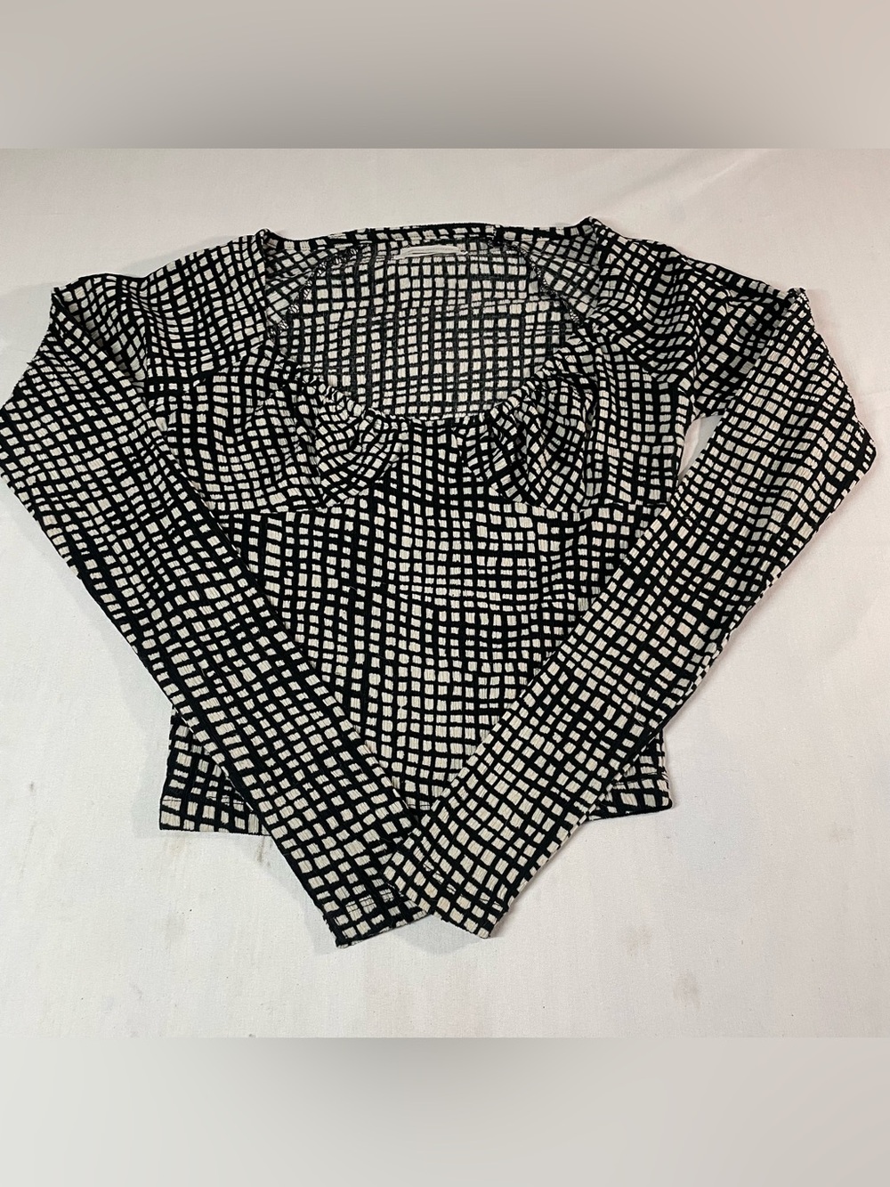Urban Outfitters Black and White Checkered Long-Sleeve Top